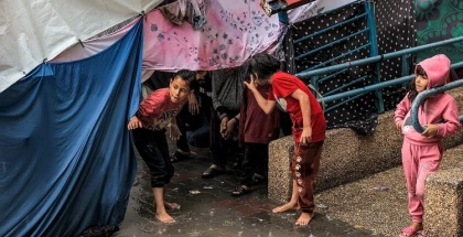 راصد جوي يحذر من تأثيرات منخفض جوي كبير على للنازحيين في غزة
